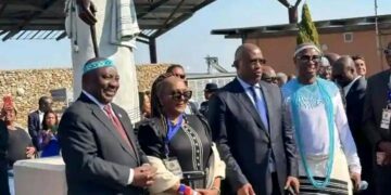 Kutyhilwe imifanekiso eqingqiweyo kaMandela